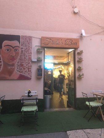 Frida's Bar